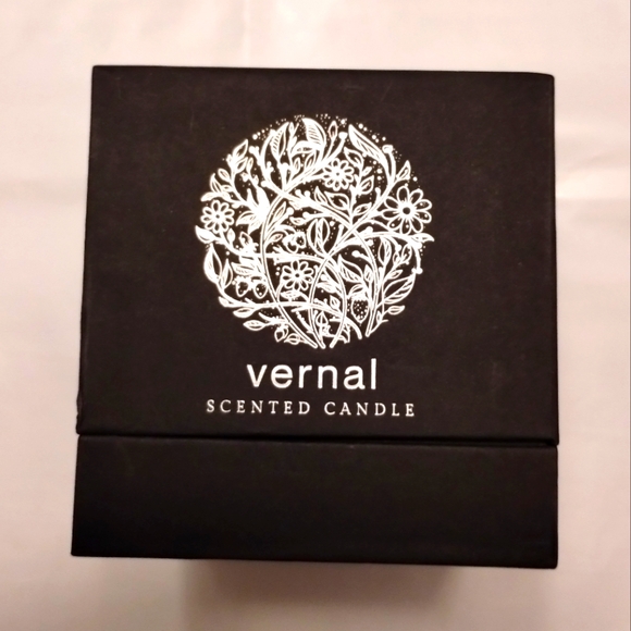 Vernal Oriental Zephyr Natural Soy Blend Candle - NEW! - Picture 1 of 3